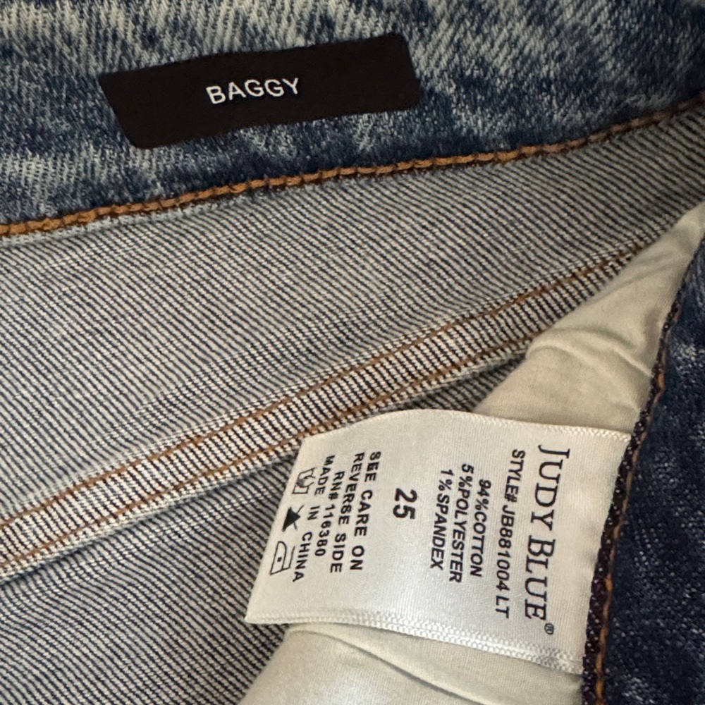 Judy Blue Light Blue Denim Baggy Jeans NWT - Picture 3 of 5